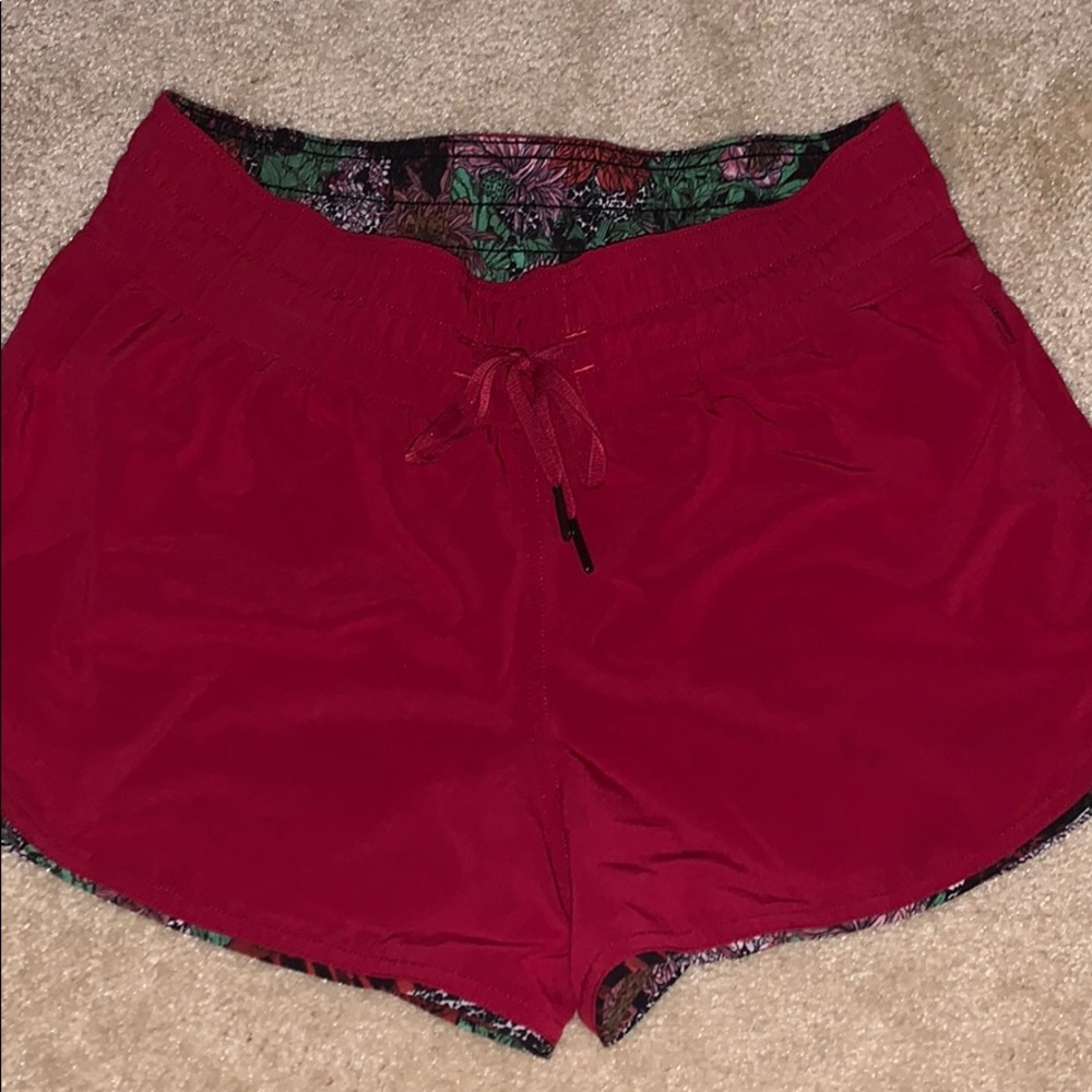 Lululemon pick a side shorts